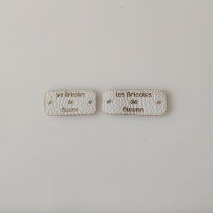 Étiquette simili cuir blanc personnalisée rectangulaire ou ovale 40mm x 20mm, 50mm x 20mm et carre en 30x30 mm, 35x35 mm ou 40x40 mm